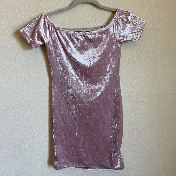 🦋 Pink Velvet Mini Dress - Picture 3 of 3